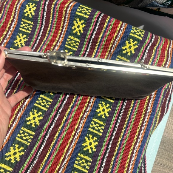 Vintage Suede Leather gray clutch pouch with silver wrist chain - Picture 4 of 7